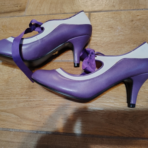 Lulu Hun Jeanie Vintage Heels - Picture 4 of 6